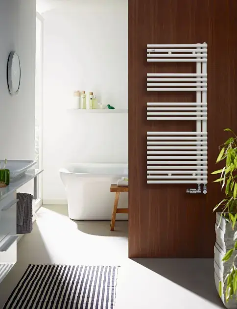 Zehnder Forma Asym – Radiateur de salle de bains 116×50 cm, droit, raccordement extérieur 5 cm, laqué blanc LFAL-120-050